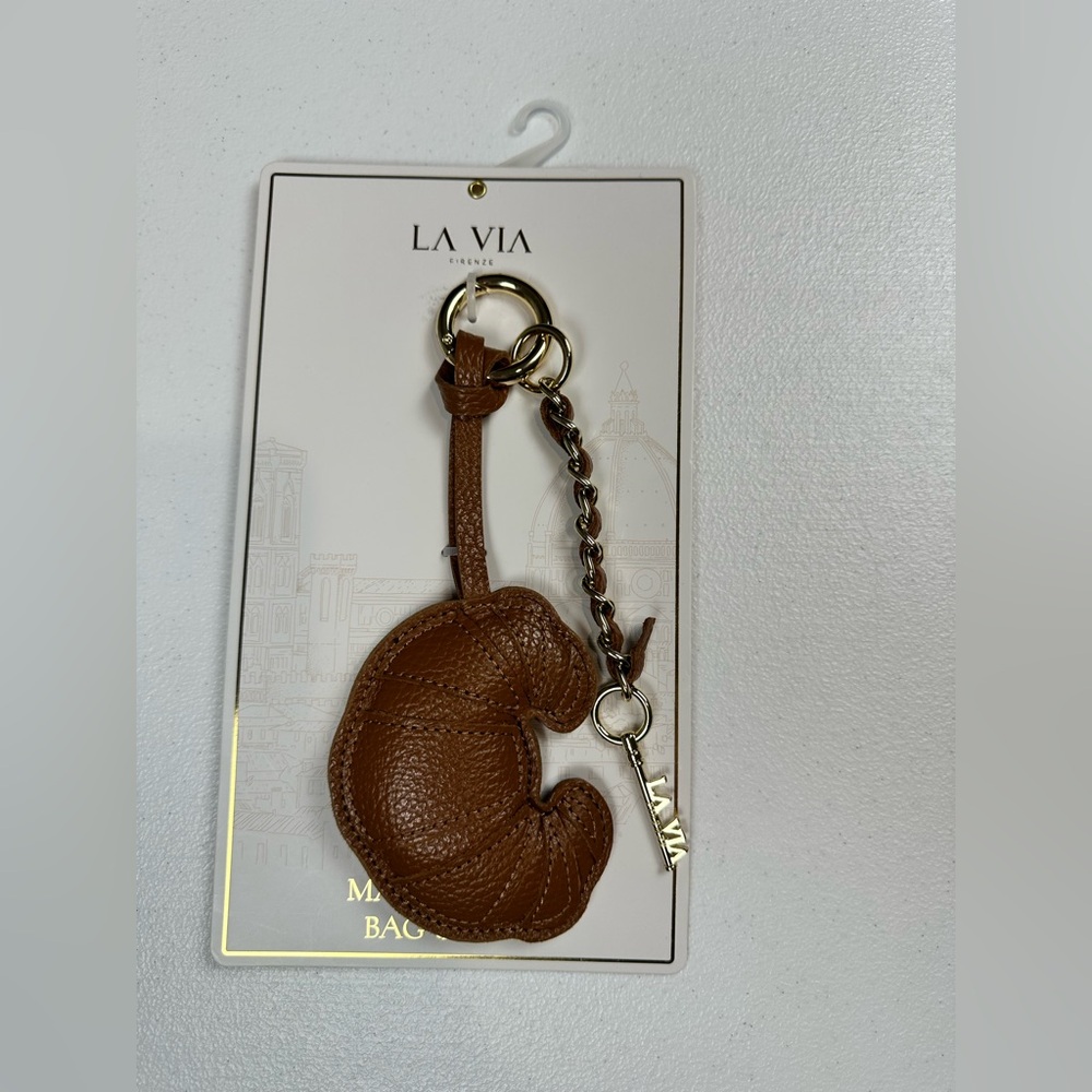 LA VIA Brown Croissant Bag Charm Keychain‎